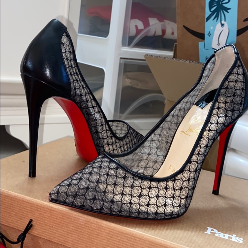Authentic LIKE NEW Christian Louboutin Pumps